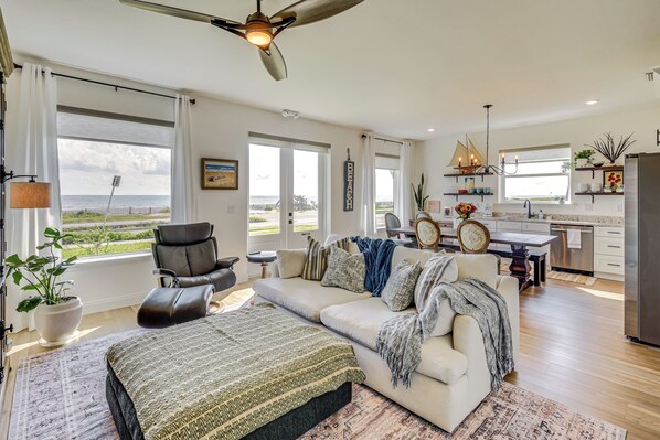 Flagler Beach Vacation Rental | 2BR | 1BA | 1,100 Sq Ft | Small Step for Entry