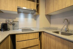 Cocina Equipada con Todo lo Necesario Para Que Disfrutes Cocinando