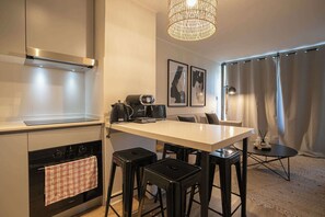Espacio moderno y acogedor, perfecto para estancias cortas y largas en Santiago.