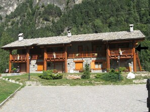 Esterni