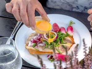 Alimentos y bebidas