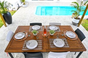 Outdoor dining