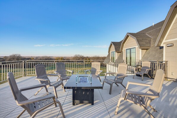 Inwood Vacation Rental | 6BR | 6BA | Step-Free Access | 5,300 Sq Ft