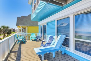 Main Deck | Access via Living Room