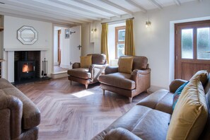 The Cross - 4 Bedroom Cottage - Llangennith (6188)