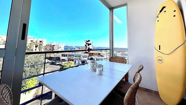 La Estrella | Beachfront holiday apartment with ocean views in Los Cristianos