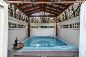 104_Scudder_Ln_Wimberley_TX_78676_USA-Exterior-IMG_2987