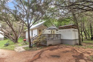 104_Scudder_Ln_Wimberley_TX_78676_USA-Exterior-IMG_3107