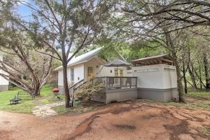 104_Scudder_Ln_Wimberley_TX_78676_USA-Exterior-IMG_3107