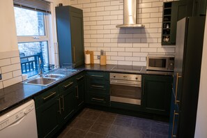 Montpellier Villa - Kitchen 1