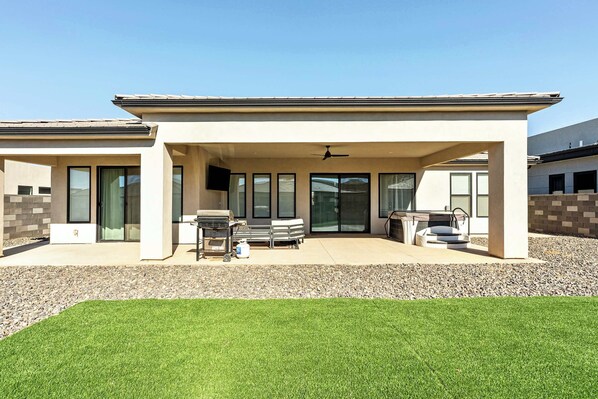 Who would not want a fully fenced backyard for your pets, + having a bbq grill at your private patio is game changing. 