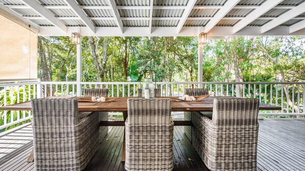 Outdoor dining