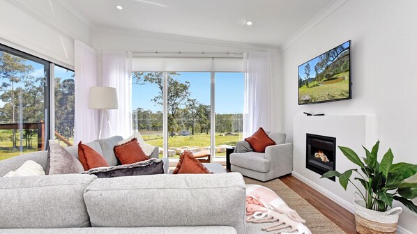 Magpie 2 - Living Room