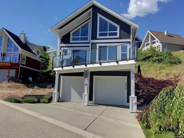 Entire La Casa Cottage Life with Views