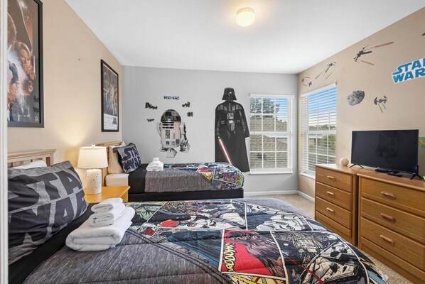Members of the Sith and Jedi orders will love the Star Wars bedroom.