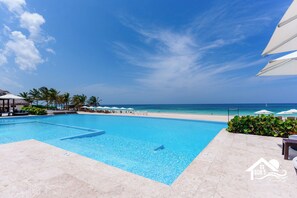 Acogedor Vista Piscina  y Golf en Cana Rock Star (204)