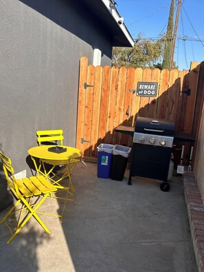 BBQ Grill/Smoking Area