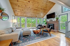 Cozy lounge with fire place!
