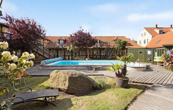 pool