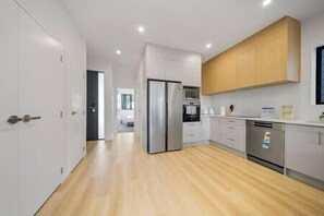 Kitchen (2)