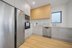Kitchen (1)