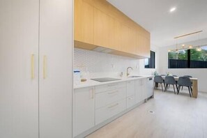 kitchen (1)