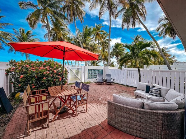Relax in Style with Comfortable Outdoor Furniture