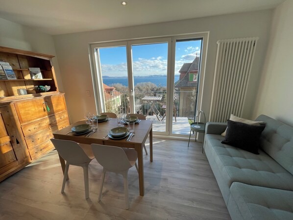 Living room with sofa bed (140x200cm)