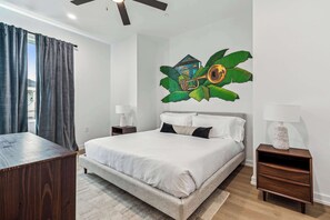 Master Bedroom King Bed with Ensuite Bath