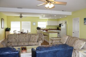 Living/Kitchen