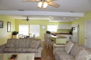 Living/Kitchen