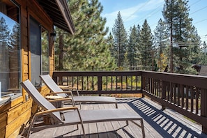 Lounge chairs: Heritage Crest Tahoe