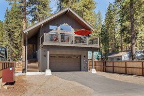 Front of the house- Kings Bear Cabin