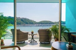 A great view of Santa Cruz Bay while having coffee or Cocktails on the Balcony ~
