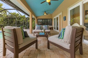 Outdoor Lounge area - sip and sit back!