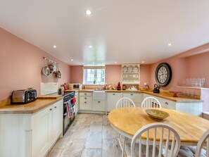 Kitchen/diner | Woolacott Cottage, Kennford