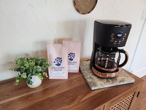 Kaffee und/oder Kaffeemaschine