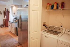 Laundry closet (washer + dryer)