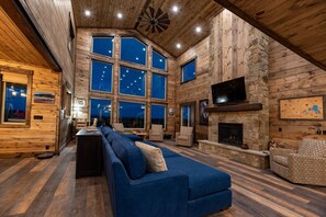 Great room with seating for 15