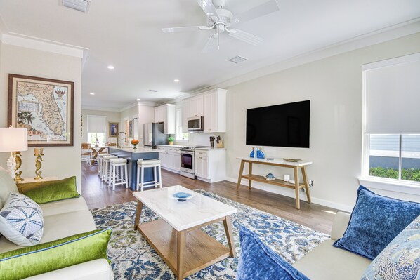 Bradenton Vacation Rental | 2BR | 2.5BA | Stairs Required | 1,296 Sq Ft