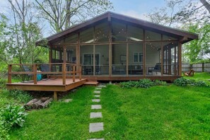 Welcome to Sandhill Retreat! 
