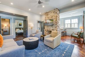 Spacious living room with seating for your entire group
