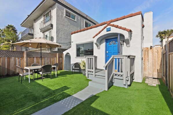 Outdoor Dining with BBQ