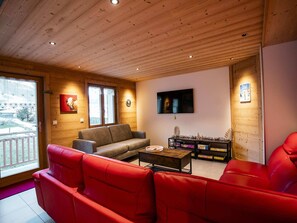 La Ferme de Delphine & François, salon cosy, Chùtel Vallée d'Abondance