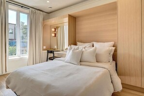 Four bedrooms, four bathrooms, zero compromises. This luxury rental is designed for groups who love space, style, and a touch of indulgence.