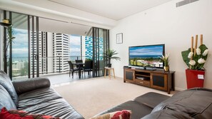 Boasting exceptional views of the ocean, a central Broadbeach location and plenty of space for the whole family to relax, this stunning property is made for unforgettable coastal escapes!