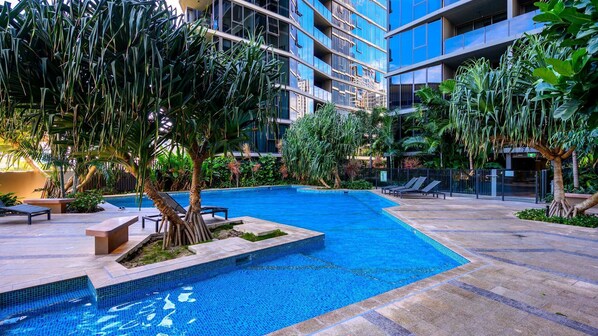 Pool access on level 7