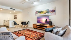 This home is perfectly located in the heart of South Brisbane, as soon as you step out of the front door and onto the street, you'll be greeted with a huge variety of restaurants, entertainment and many things the city has to offer!
