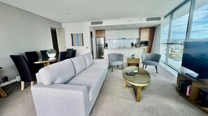 Open Plan Living, Dining & Kitchen
