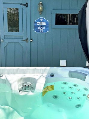 Outdoor spa tub